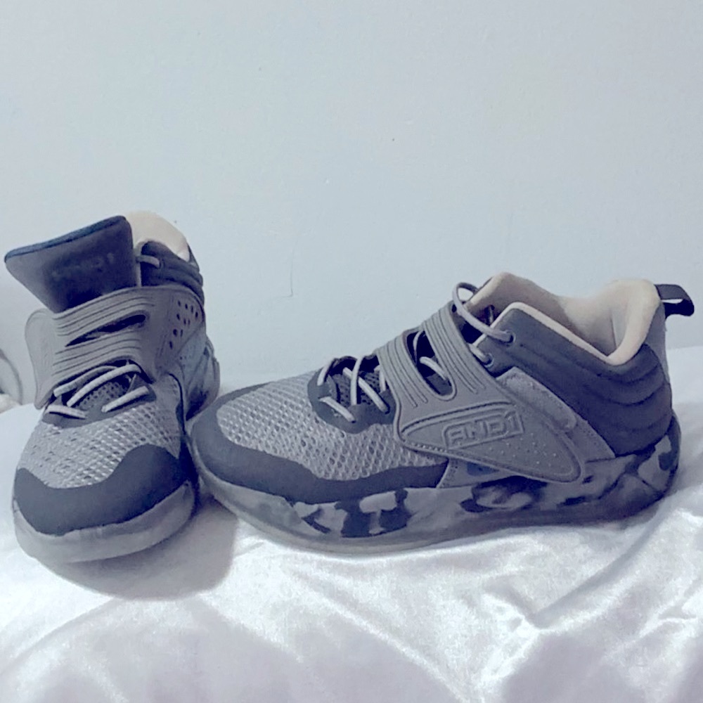 And1 Gray Sneakers with Breathable Mesh and Velcro Straps